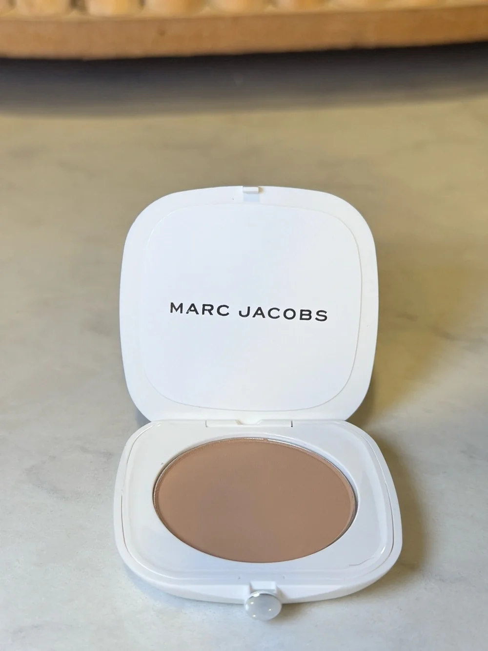 Marc Jacobs Tan-Tastic! O!Mega Bronze Compact - Creamy Tan - Picture 1 of 2